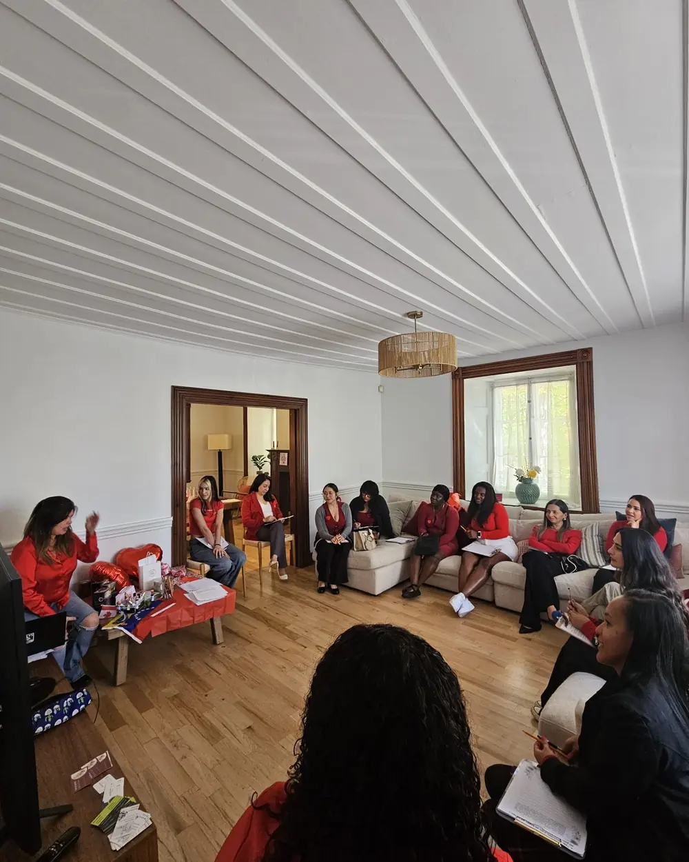 Nani Duran lors d’un atelier en groupe